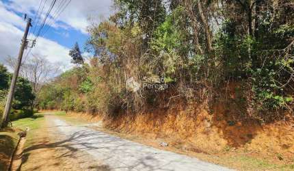 Terreno à Venda, em condomínio fechado em Simão Pereira, MG