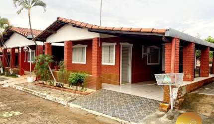 Chalé em Caldas Novas com 2 quartos grandes sendo 1 suíte, sala ampla, cozinha com armarios