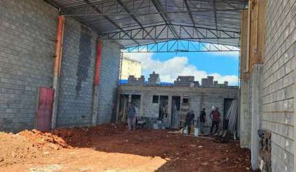 Galpão 250 m2 no Pimentas - excelente localização