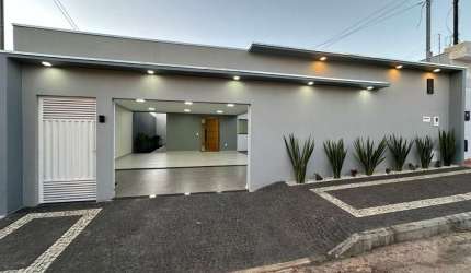 Casa com 3 quartos à venda na L-007, 200, Jardim Europa, Anápolis por R$ 945.000