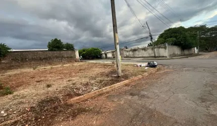 Terreno à venda na Dona Amélia de Moraes Almeida, 488, São José, Anápolis por R$ 290.000