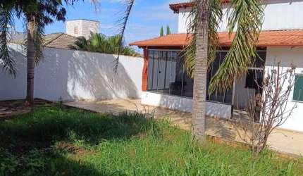 Casa com 3 quartos à venda na S-008, 4, Jardim das Samambaias, Anápolis por R$ 550.000