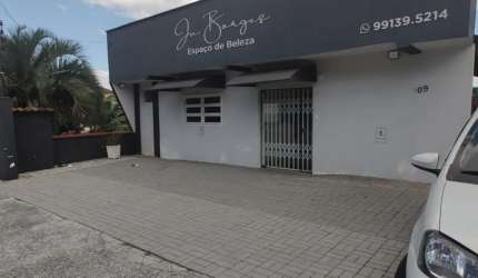 Ótimo imóvel comercial localizado no Saguaçu