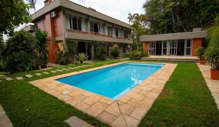 Casa exclusiva em local maravilhoso.