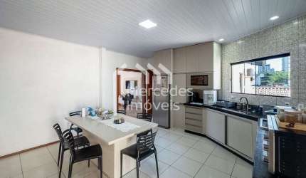Casa com 3 dormitórios à venda, 300 m² por R$ 1.700.000,00 - Centro - Itajaí/SC