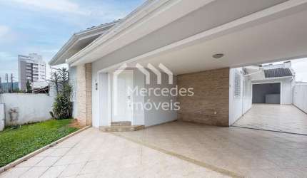 Casa para Locação 4 Quartos, 1 Suite, 4 Vagas, 300M², Dom Bosco, Itajaí - SC