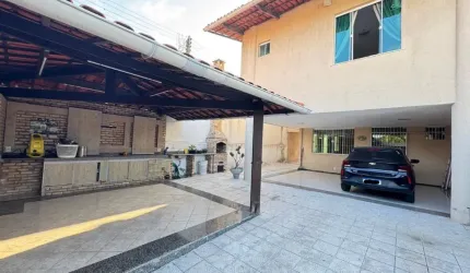 CASA A VENDA COM 4 SUITES E 4 VAGAS NO PARQUE MANIBURA, FORTALEZA/CE