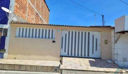 Casa com 3 dormitórios à venda, por R$ 250.000 - Cj Eduardo Gomes