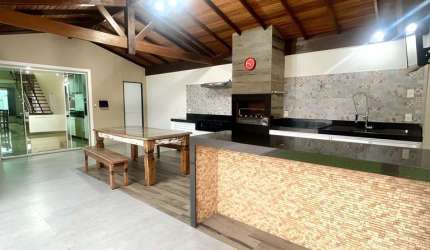 Casa à venda no bairro Morada de Laranjeiras - Serra/ES