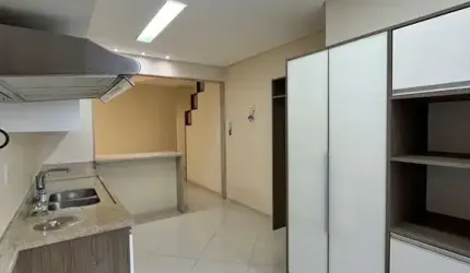 Belissima Casa com 3 Quartos à venda no Bairro - De Fátima