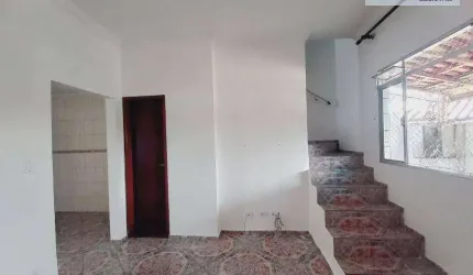 Sobrado com 2 dormitórios à venda, 60 m² por R$ 240.000,00 - Vila Cascatinha - São Vicente/SP
