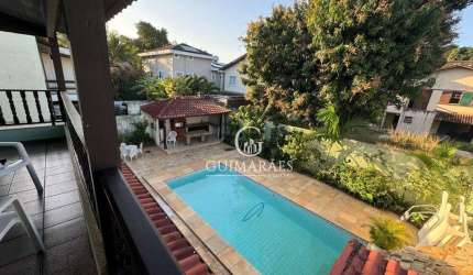 Casa de Alto Padrão no Condomínio Santa Marina, Barra da Tijuca - 5 Suítes e Piscina