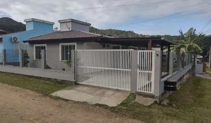 Casa para alugar no bairro Ambrósio - Garopaba/SC