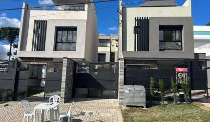 Sobrado para Venda em Curitiba, Tingui, 3 dormitórios, 1 suíte, 2 banheiros, 2 vagas
