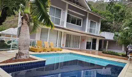 CASA 6 QUARTOS - 504 m2 - 3 SUÍTES - PISICINA - QUADRAS DE TENIS E FUTEBOL - SAUNA - SALÃO DE FESTASS