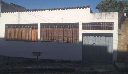 Casa à venda no bairro Conjunto Henrique Sapori
