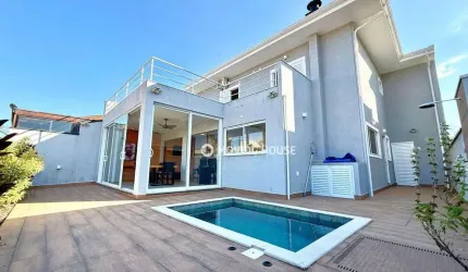 Casa à Venda no Condomínio Vivenda das Cerejeiras em Valinhos/SP