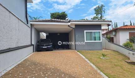 Casa à Venda no Condomínio Residencial São Lourenço em Valinhos/SP