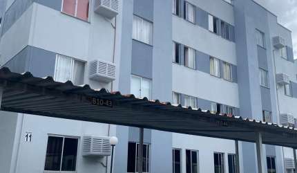 23232 - Apartamento com 3 quartos no bairro Iririu