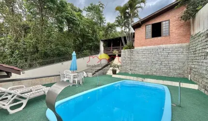 12201 - Casa Averbada Semi Mobiliada com 03 Suítes no bairro  Floresta