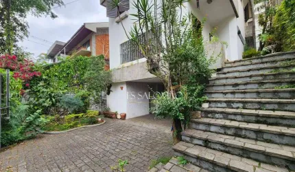 Sobrado de Alto Luxo na Vila Madalena – Em Frente ao Colégio Rainha da Paz