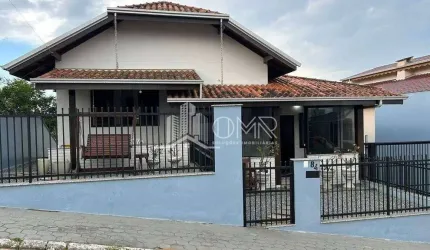 CASA SEMI MOBILIADA NO CENTRO DE BARRA VELHA