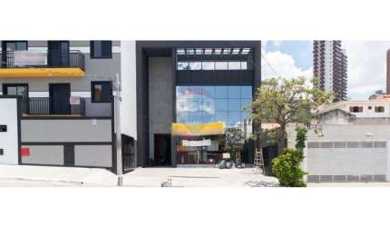 Prédio Comercial Moderno em Água Fria, SP'