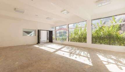 'Prédio Impecável Comercial Moderno em Pinheiros, SP'