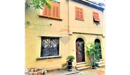 'Casa Comercial em Higienópolis: Oportunidade Única!'