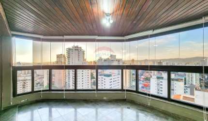 Apartamento tipo para venda com 4 quartos, sendo 3 suítes, 254m²