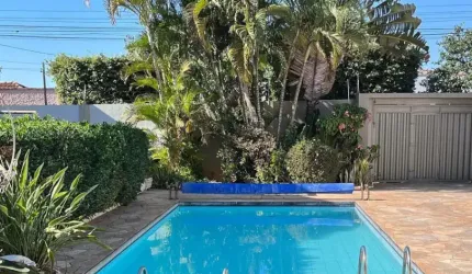 Casa/ Sobrado à venda  com 4 quarto(s)