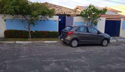 Casa ampla, com 3/4 sendo 1 suíte em Vilas do Atlântico