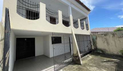 Casa duplex, 8 x 25 - 5 quartos e 3 vagas - Hermes Pereira - Barra do Ceará