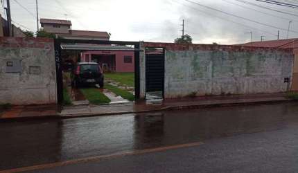 Térrea para venda possui 90 metros quadrados com 3 quartos