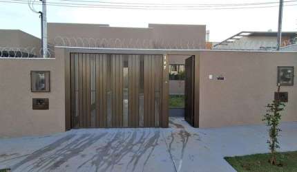Casa térrea para venda com 106 metros quadrados com excelente acabamento, pé direito 3,80m.