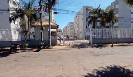 Ótimo apartamento térreo - 2 quartos - Taquarussú