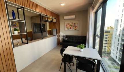 Studio mobiliado no Centro de Florianópolis - SC