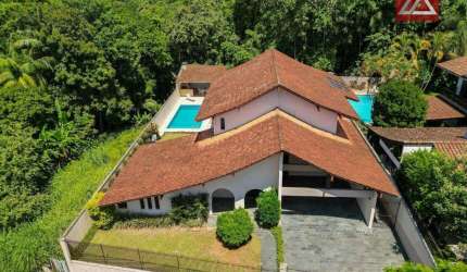 Casa com 4 dormitórios, sendo 2 suítes à venda, 370 m² por R$ 1.650.000 - Centro - Blumenau/SC