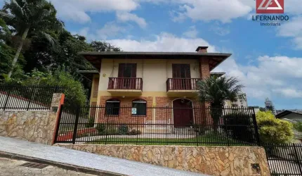 Casa com 4 dormitórios, sendo 2 suítes à venda, 357 m² por R$ 1.300.000 - Vila Nova - Blumenau/SC