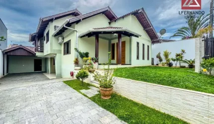 Casa com 4 dormitórios, sendo 2 suítes à venda, 330 m² por R$ 1.930.000 - Escola Agrícola - Blumenau/SC