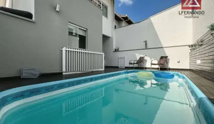 Sobrado com 3 dormitórios, sendo 1 suíte à venda, 189 m² por R$ 990.000 - Vorstadt - Blumenau/SC