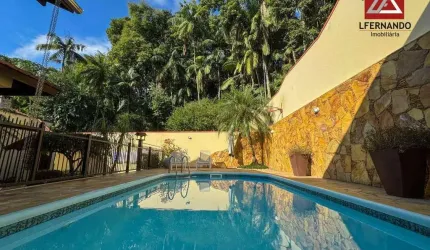 Casa com 3 dormitórios, sendo 2 suítes à venda, 412 m² por R$ 1.349.000 - Velha - Blumenau/SC