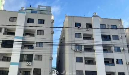Apartamento à venda a poucos metros do mar na Meia Praia em Itapema - SC