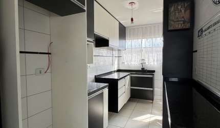 Apartamento localizado no bairro costeira