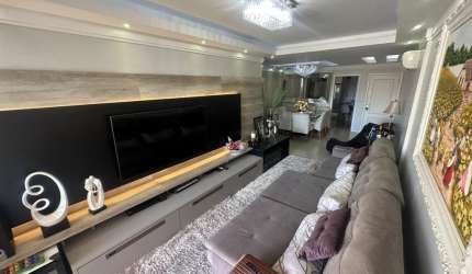 Lindo Apartamento no Coração de São José!