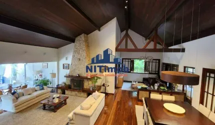 Casa a Venda, 4 quartos, 6 vagas, Piscina, Área Gourmet, condomínio Piratininga Niterói.