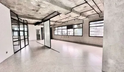 Conjunto comercial no coração da Vila Olímpia