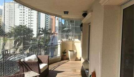 Apartamento no Itaim Bibi - ampla varanda e 3 suítes