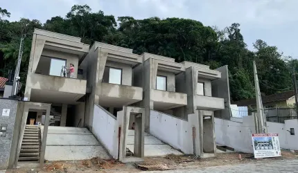 Casa à venda no bairro Glória - Joinville/SC