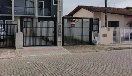 Sobrado à venda no bairro Espinheiros - Joinville/SC